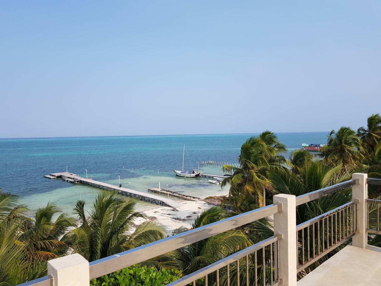 Caye Caulker Beach Hotel Экстерьер фото