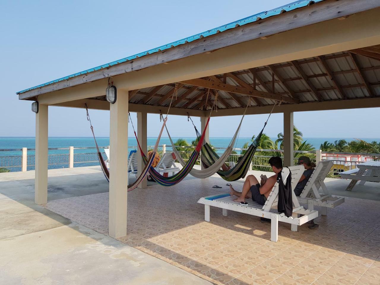 Caye Caulker Beach Hotel Экстерьер фото